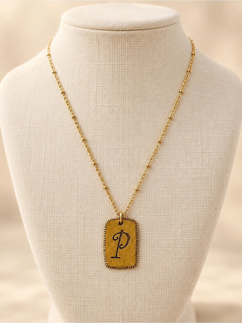 Gold-Tone Pendant Necklace Like New 293